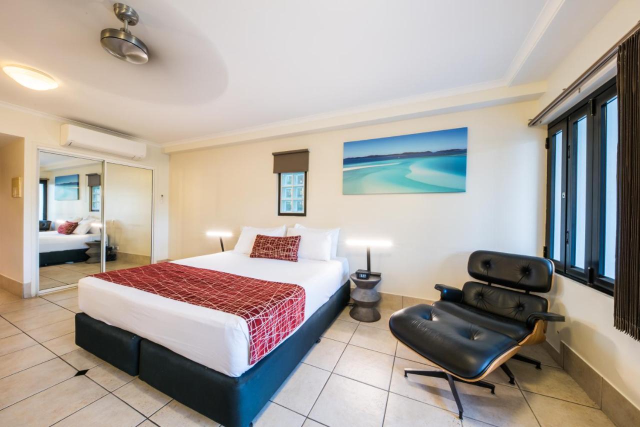 At Waterfront Whitsunday Retreat - Adults Only Aparthotel Airlie Beach Exterior photo