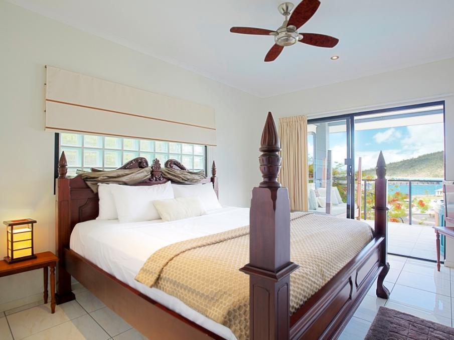 At Waterfront Whitsunday Retreat - Adults Only Aparthotel Airlie Beach Exterior photo