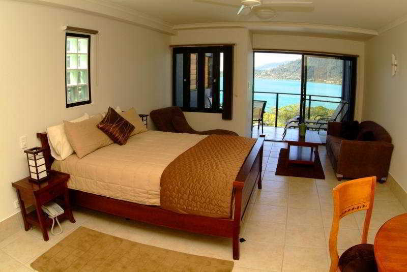 At Waterfront Whitsunday Retreat - Adults Only Aparthotel Airlie Beach Exterior photo