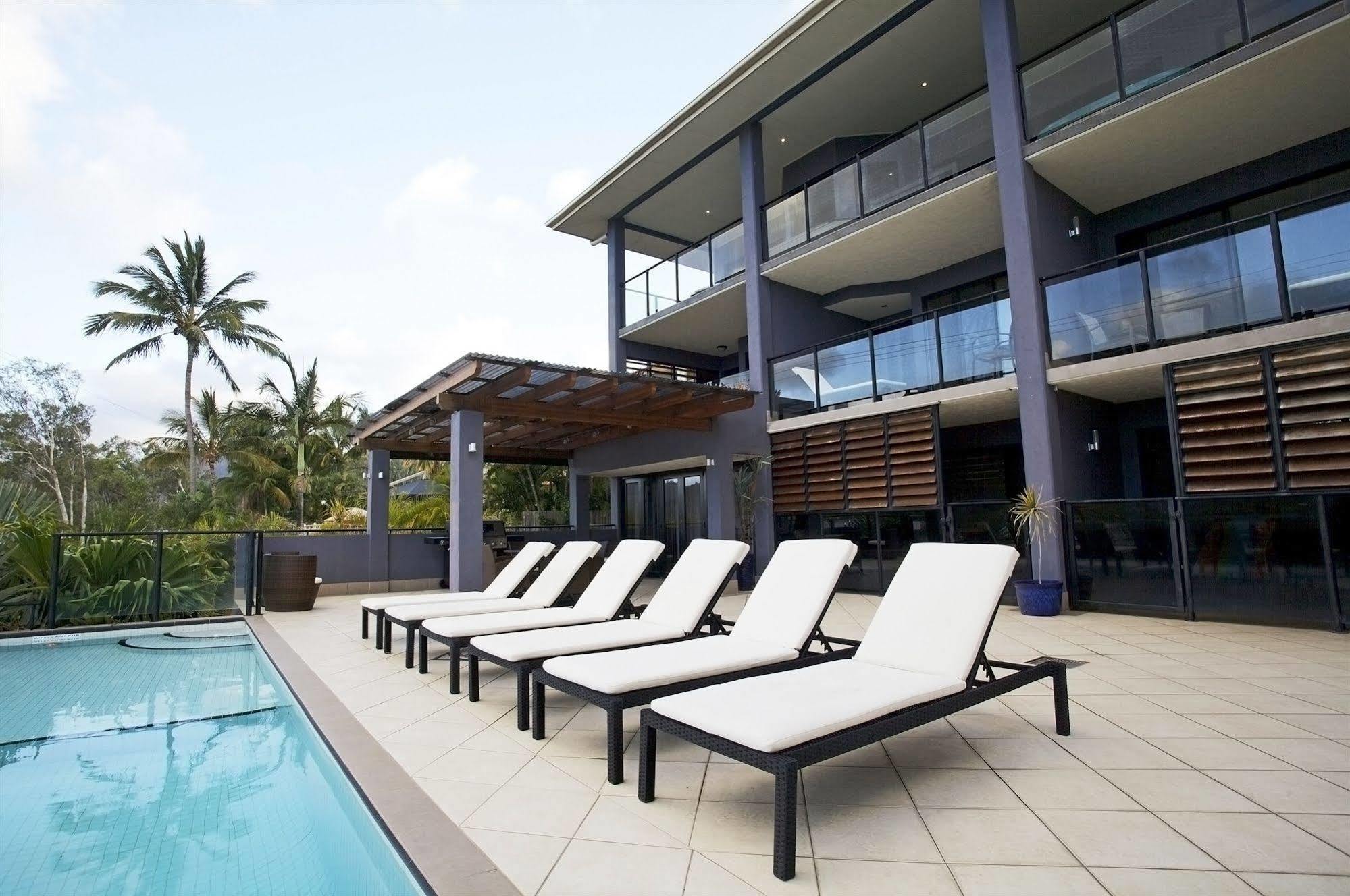 At Waterfront Whitsunday Retreat - Adults Only Aparthotel Airlie Beach Exterior photo